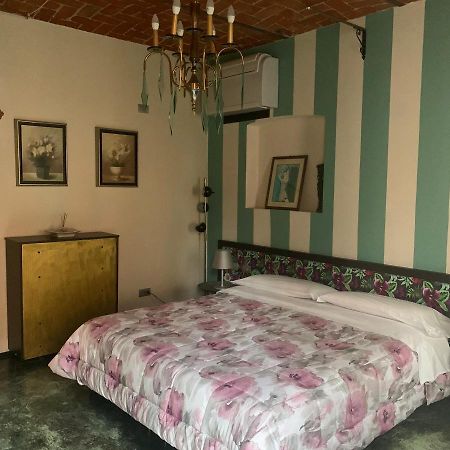 Cortiletto D'Alba Camere Con Ristorante Екстер'єр фото
