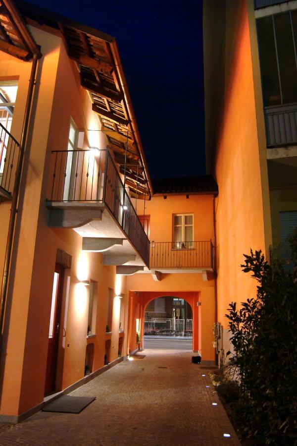 Cortiletto D'Alba Camere Con Ristorante Екстер'єр фото