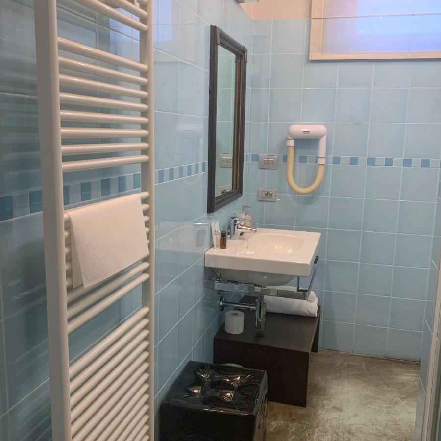 Cortiletto D'Alba Camere Con Ristorante Екстер'єр фото