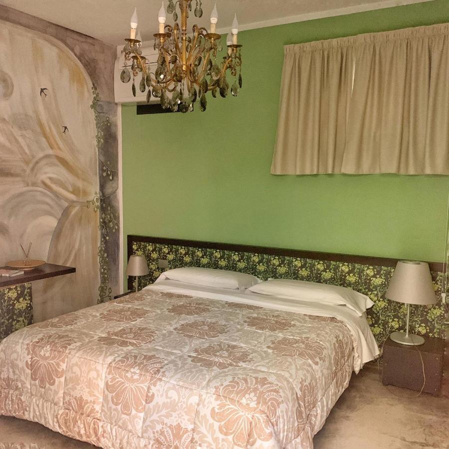 Cortiletto D'Alba Camere Con Ristorante Екстер'єр фото